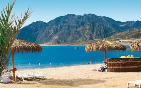 One-Day Trip from Cairo to Red Sea El Ain El Sokhna featuring beautiful beach view and clear waters