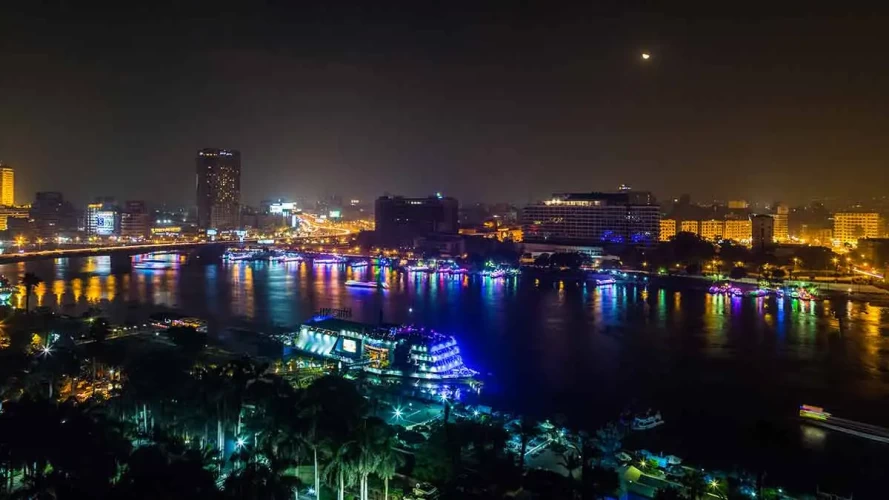Cairo at Night, Dynamics Tarvel