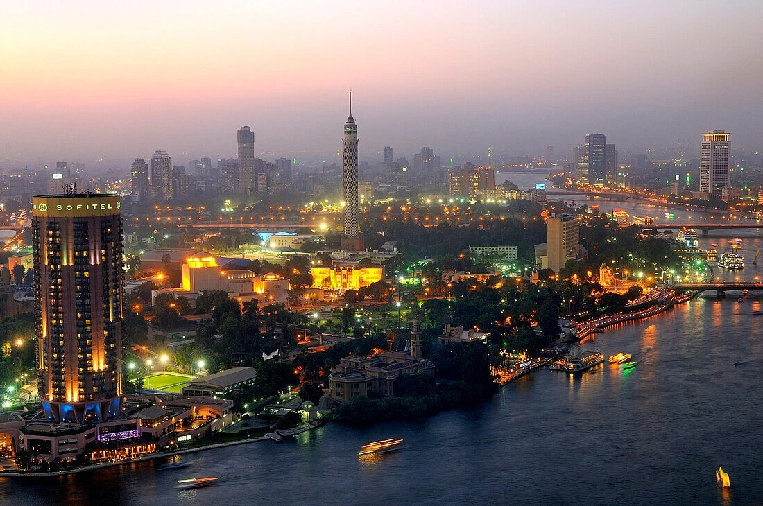 Tour del Cairo di notte