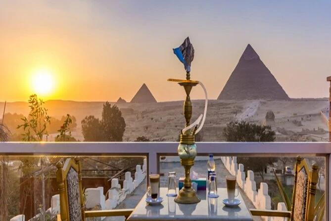 Tour del Museo Egizio e Khan El Khalili e cena con vista sulla piramide