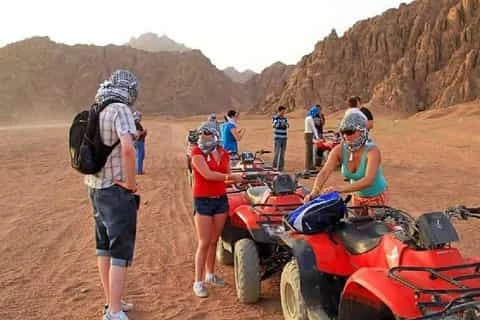 Safari nel deserto di Luxor in quad