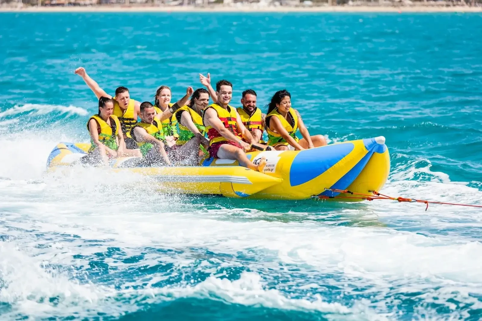 Crociera con cena in yacht a Sharm El Sheikh e spettacolo di danzatrici del ventre