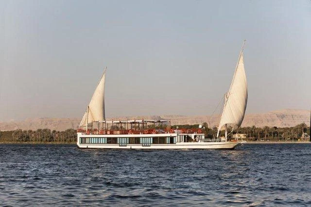 Il viaggio maestoso: 15 giorni dal Cairo ad Assuan nel lusso