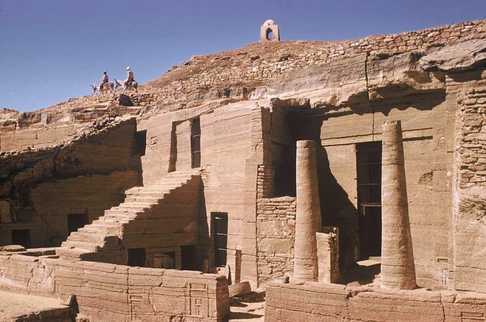 Il viaggio maestoso: 15 giorni dal Cairo ad Assuan nel lusso