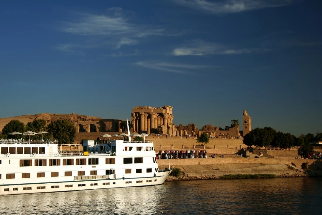 Crociera sul Nilo di 8 giorni al Cairo, Assuan, Luxor e tour di Alessandria in aereo