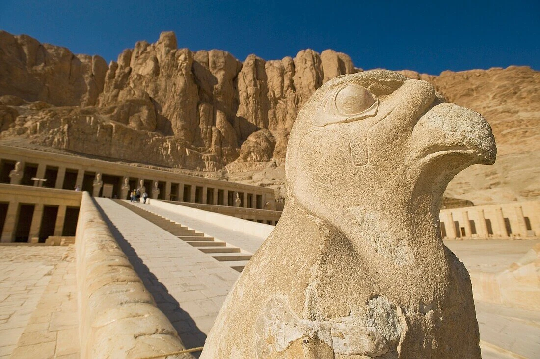 Crociera sul Nilo di 8 giorni al Cairo, Assuan, Luxor e tour di Alessandria in aereo