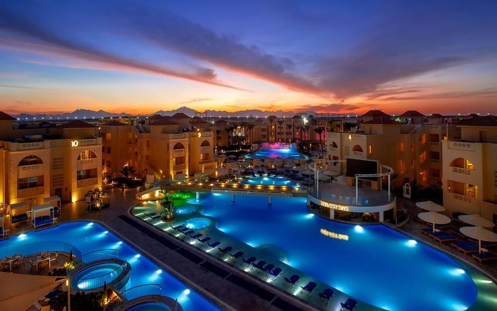 Il miglior pacchetto turistico economico di 11 giorni al Cairo, crociera sul Nilo e Mar Rosso