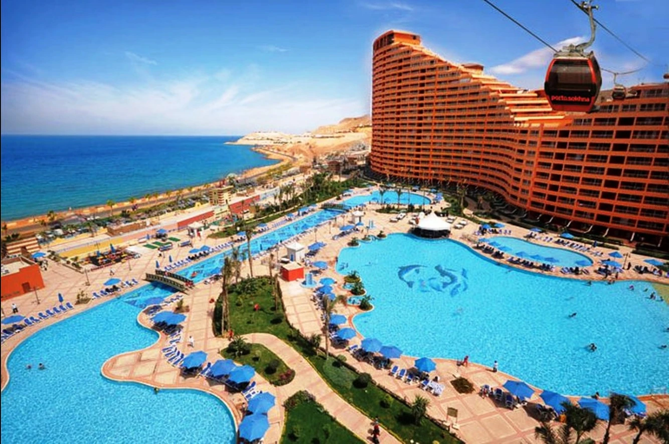 Nuota alla spiaggia di Sokhna e cena sul tetto di una montagna sul Mar Rosso ad Ain al Sokhna