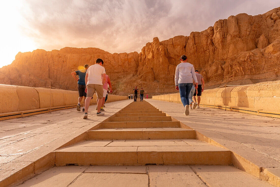 Tour alla scoperta dell'Egitto di 9 giorni con crociera al Cairo e sul Nilo