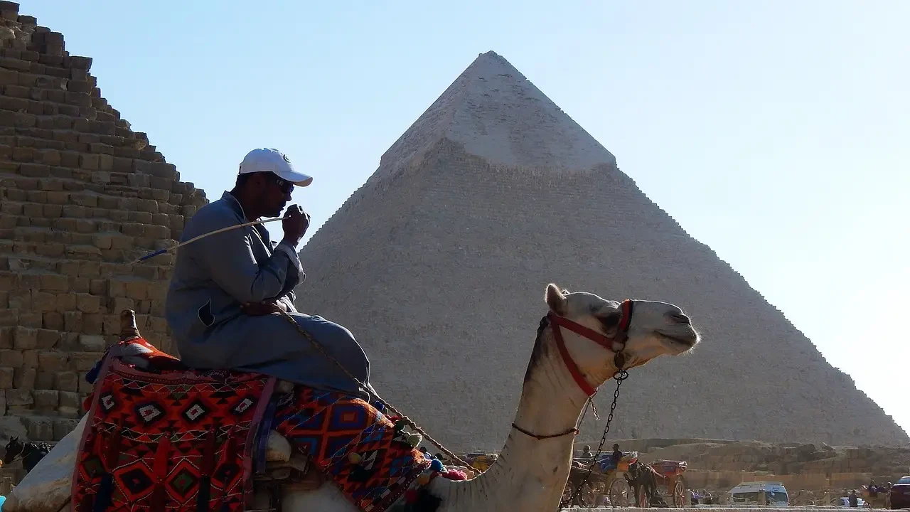 Tour del Cairo di 16 giorni con il miglior pacchetto famiglia e spiagge dell'Egitto