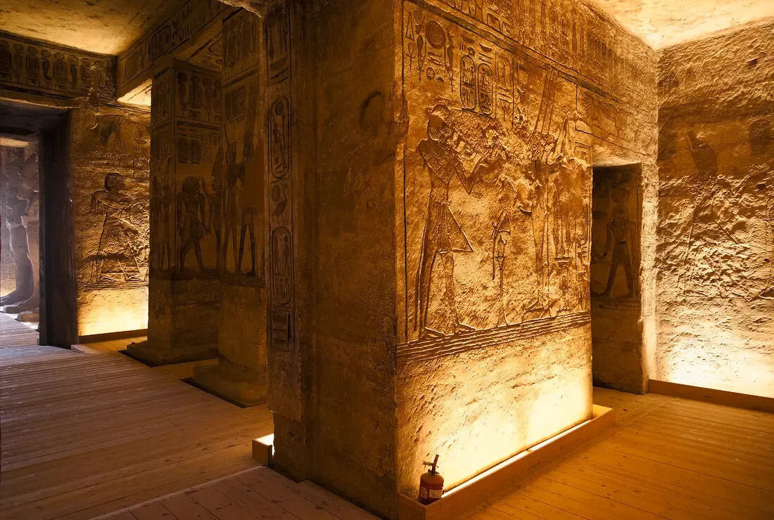Tour di un'intera giornata ai templi di Abu Simbel da Assuan