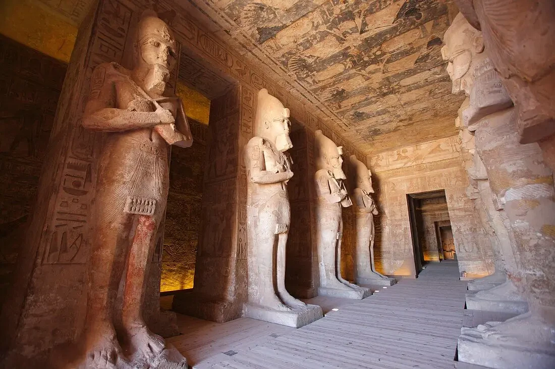 Tour di un'intera giornata ai templi di Abu Simbel da Assuan