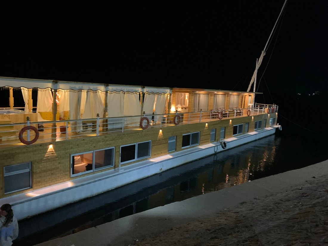 Crociera sul Nilo Dahabiya di 4 notti da Luxor ad Assuan