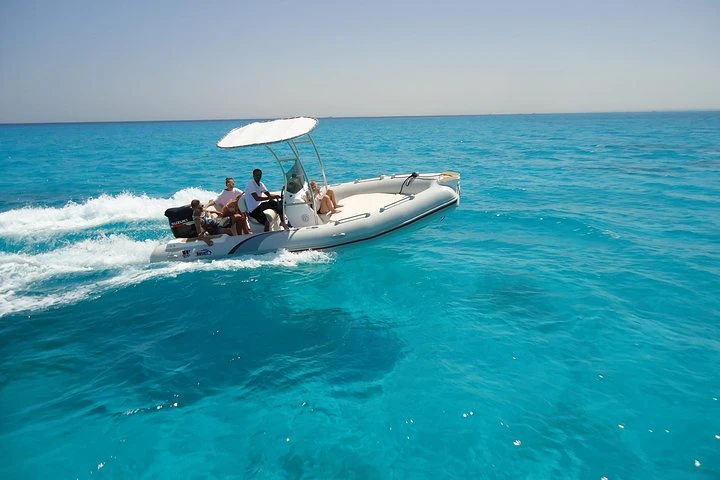 Gita privata in motoscafo a Hurghada