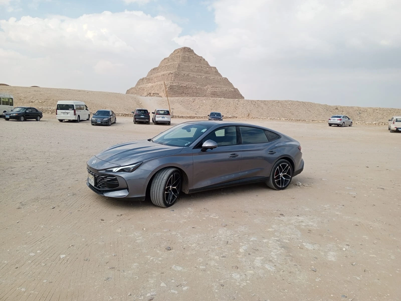 Trasferimento privato e assistenza da o per l'aeroporto Sphinx al Cairo