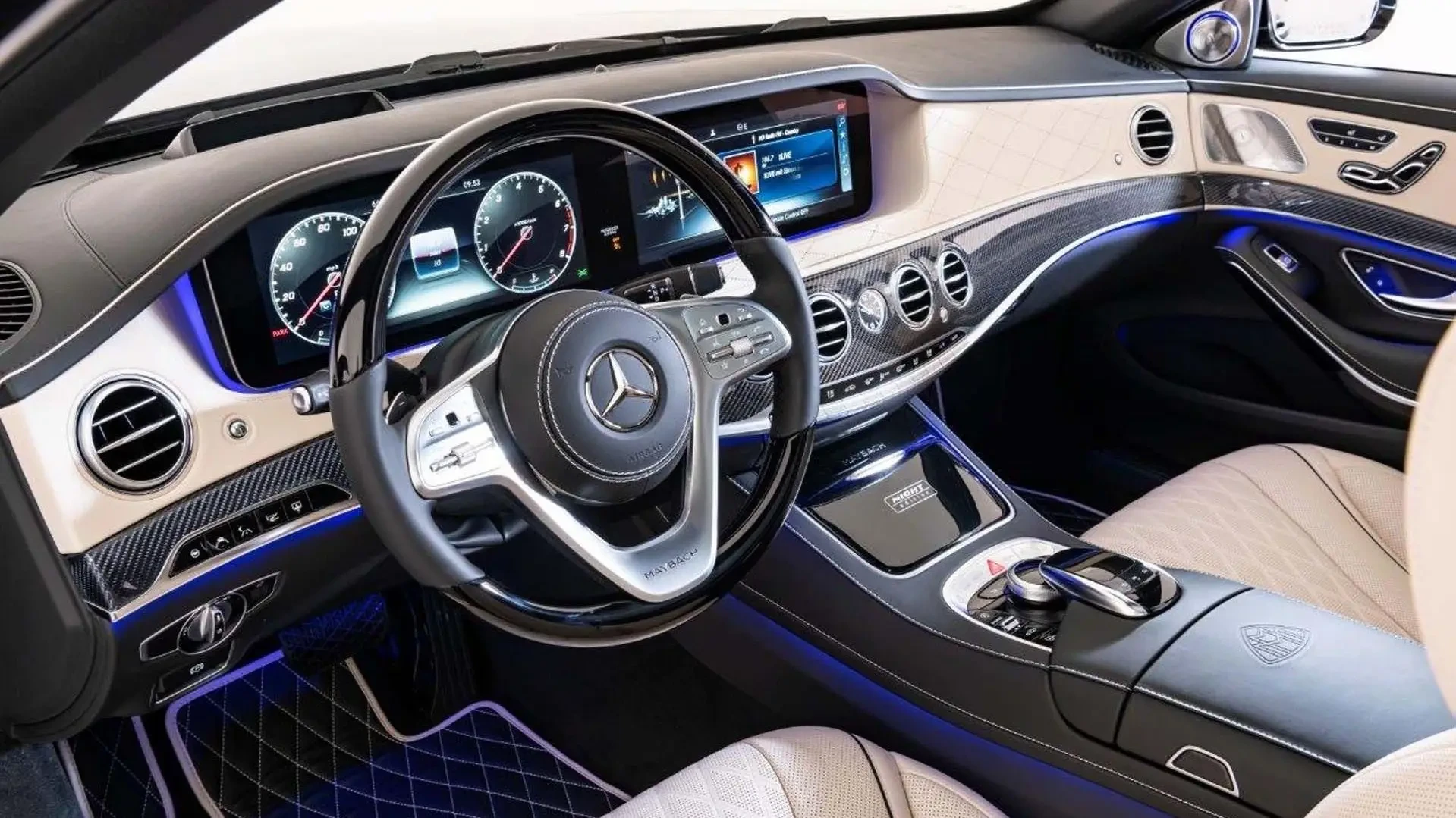 Auto VIP Mercedes Maybach egiziana con autista