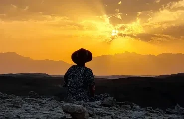 Hurghada: Avventura nel deserto con osservazione delle stelle in Jeep con cena