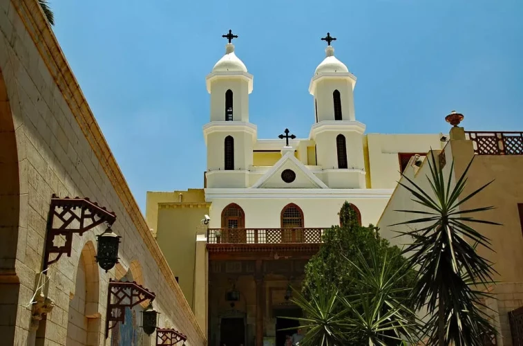 Qual è la storia della Chiesa Sospesa in Egitto?