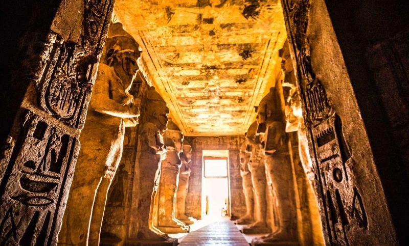 Quali sono i fatti su Abu Simbel ad Assuan?