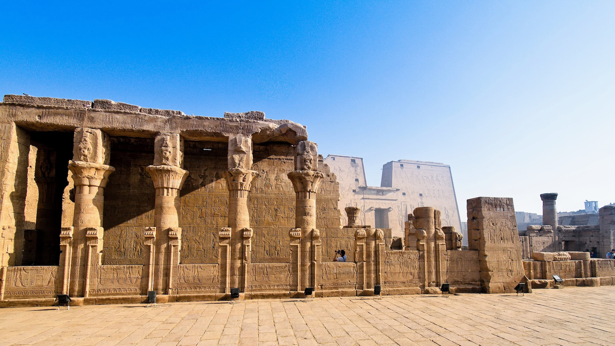 Esplora le meraviglie del tempio di Edfu