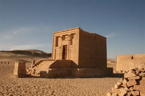 La tomba di Isadora a Tuna el-Gebel: una storia d'amore immortalata nel tempo