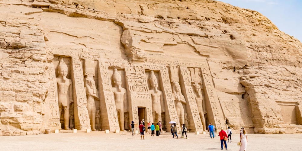 Scopri i templi di Abu Simbel nel sud dell'Egitto