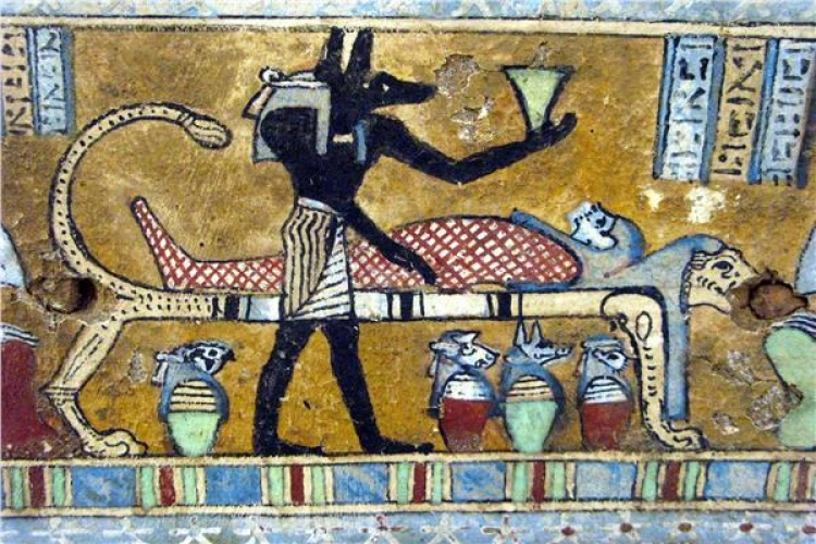Perché i faraoni non morivano di infezione? Il segreto dell'antibiotico "sacro".
