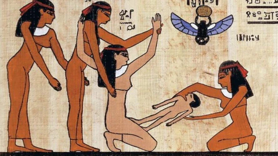 Oltre le piramidi: King Tut indossava davvero il primo preservativo al mondo?
