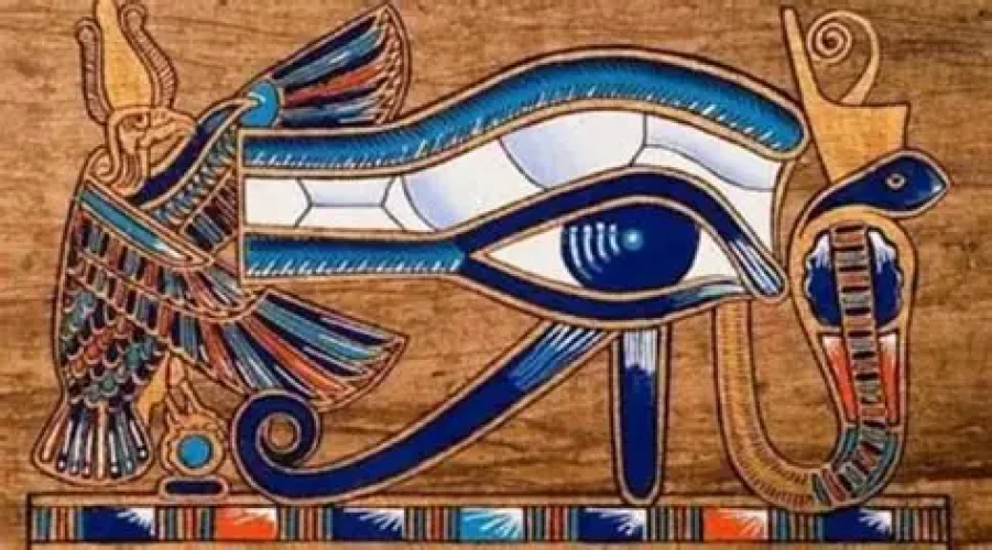 Il Dio che cammina sulla Terra: decodificare la divinità del faraone
