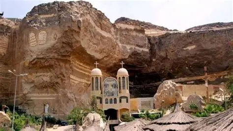 Scolpite nella fede: le maestose chiese rupestri di Moqattam