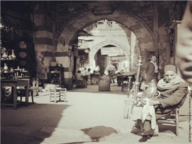 Harat Al-Salhiya: il cuore aromatico del Cairo medievale (guida 2026/2027)