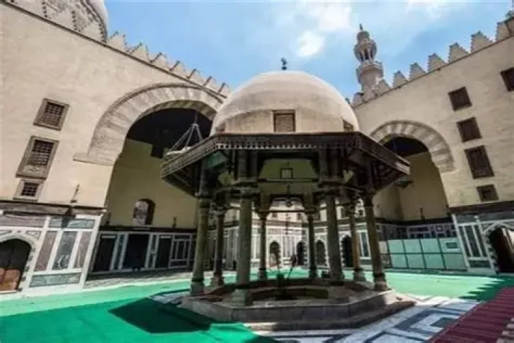Lo skyline dello studioso: la maestosa madrasa di Amir Sarghatmish