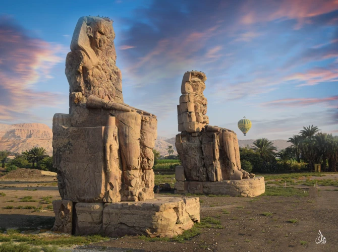 Visitare i Colossi di Memnone a Luxor: storia, leggende e consigli di viaggio