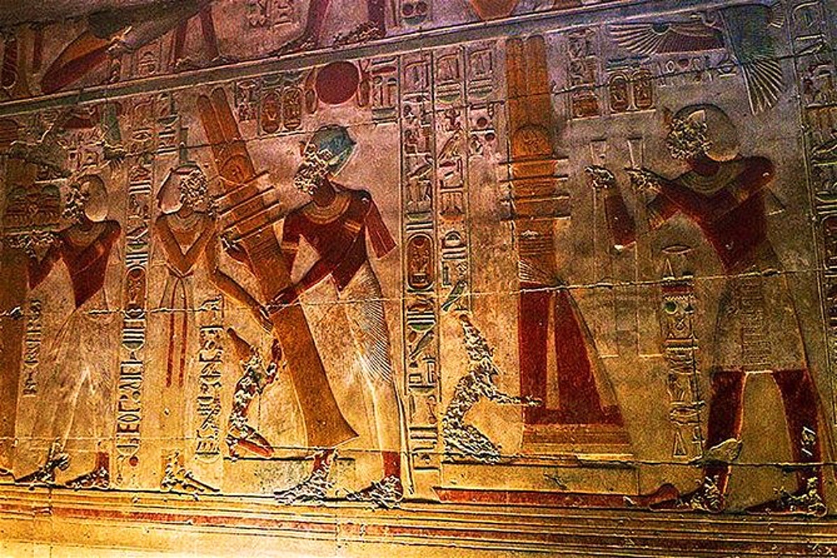 Guida al tempio di Abydos: mitologia di Osiride, Osireion e i più bei rilievi dell'Egitto