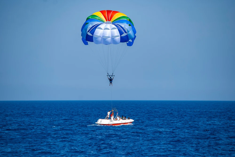 Sharm El Sheikh parasailing water sport activity