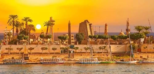 Comfortable Van Transfer from Luxor to Aswan