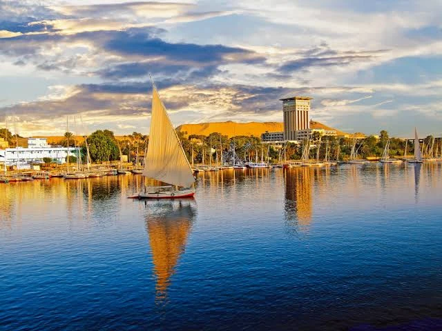 Comfortable Van Transfer from Luxor to Aswan