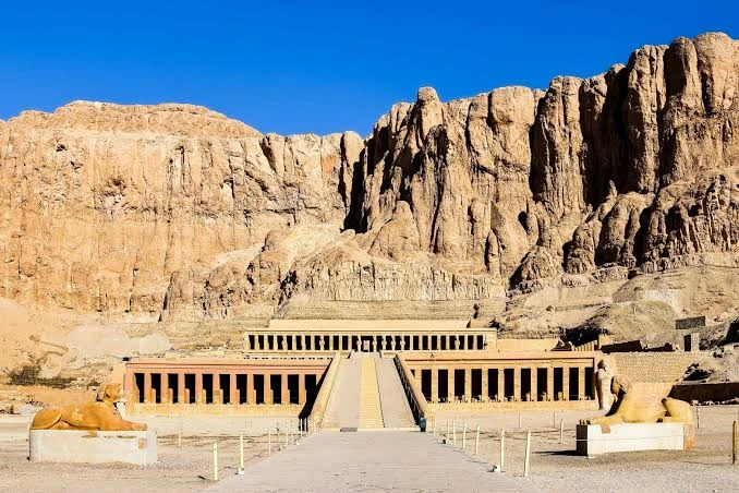 Private Van Transfer from any Hotel or Nile Cruise to Luxor Temple and Karnak Temple