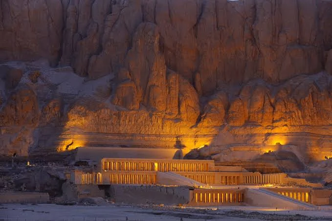 Private Van Transfer from Any Hotel in Luxor to Hatshepsut Temple