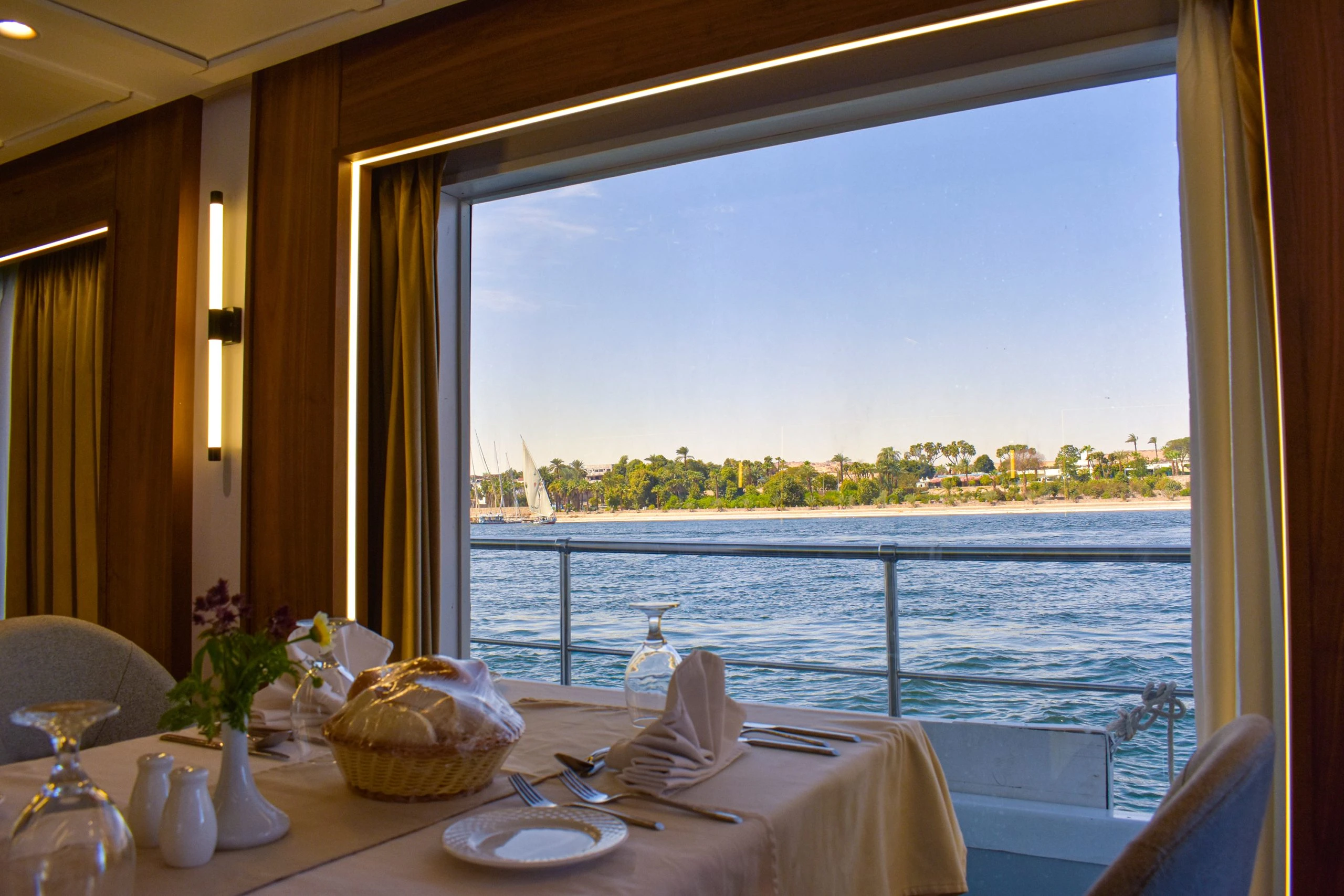 Obelisk Nile Hotel (Aswan)
