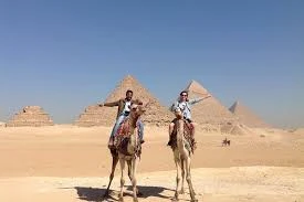 Tour to Giza Pyramids and felucca ride