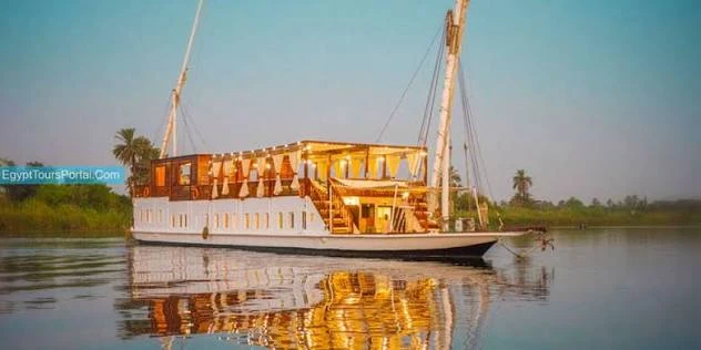 Deluxe Egypt Tour: Cairo, Luxor & Aswan by Dahabiya