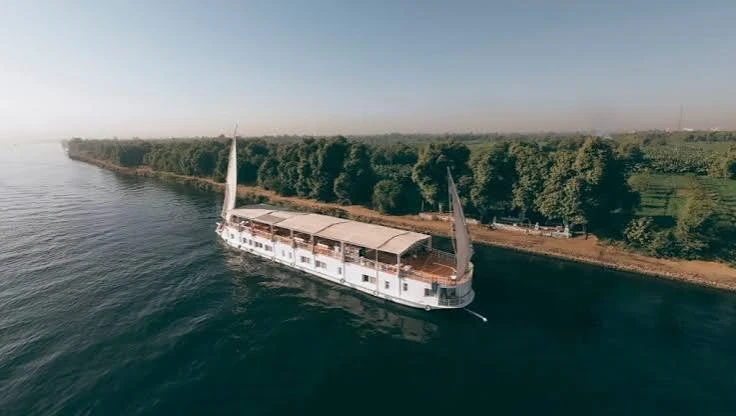Deluxe Egypt Tour: Cairo, Luxor & Aswan by Dahabiya