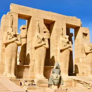 Day Tour to Valley of the Queens, Habu & Ramesseum