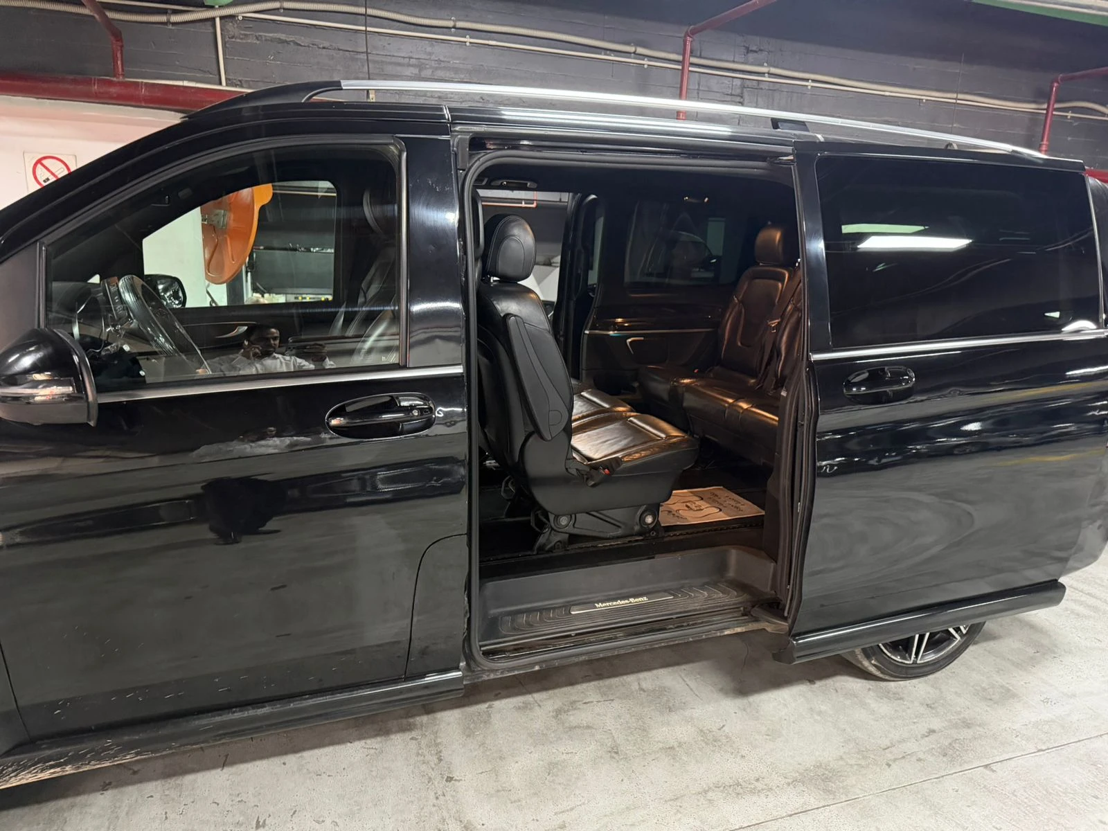 Mercedes V-Class with Driver from Cairo Airport to Marassi