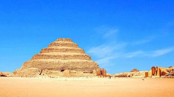 Giza Pyramids and Sakkara Tour