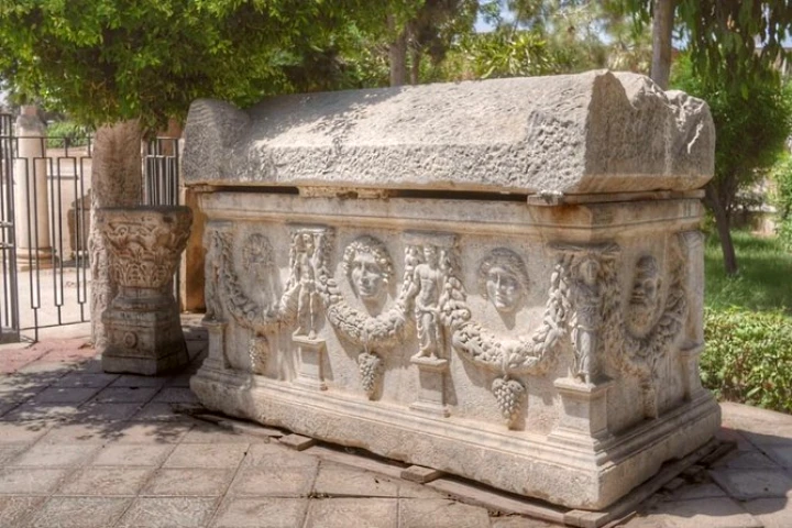 Private Day Tour to Alexandria National Museum and Gardens