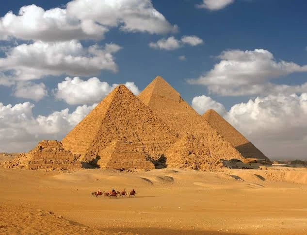 Egyptian Museum & Old Cairo Tour