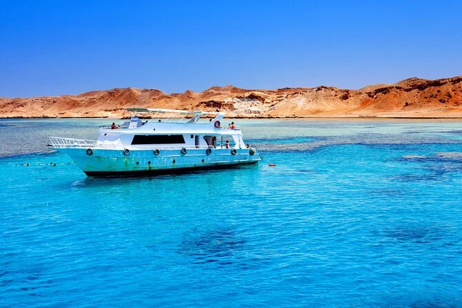 Luxury Red Sea resort in Sharm El Sheikh for honeymoon couples