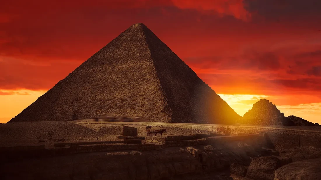 Explore Giza Pyramids in your Honeymoon tour With Nile Cruise